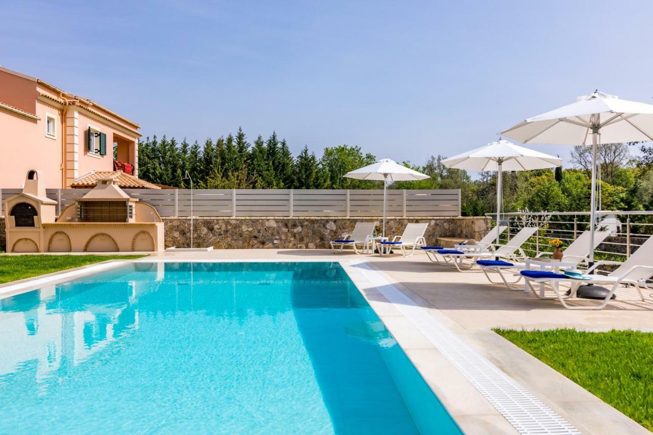 Villa Johnnie Poulades Exterior photo