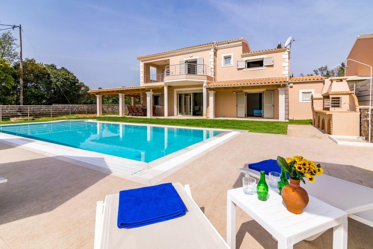 Villa Johnnie Poulades Exterior photo