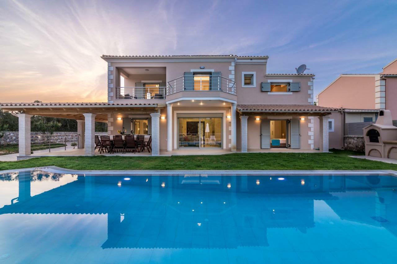 Villa Johnnie Poulades Exterior photo