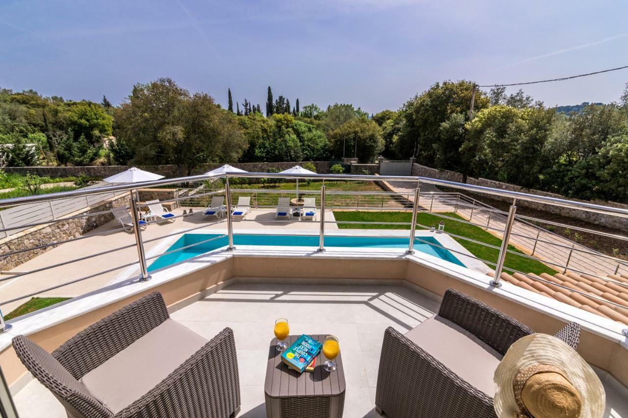 Villa Johnnie Poulades Exterior photo